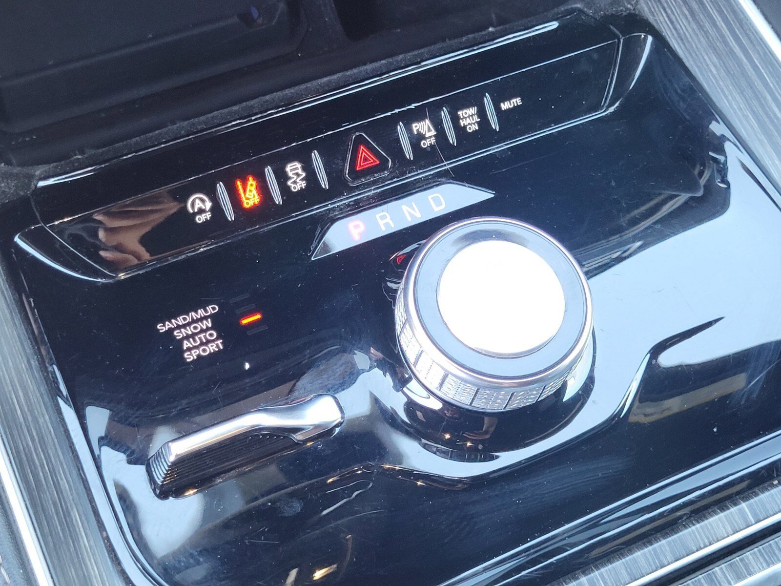 Used 2024 Jeep Wagoneer L Series II w/ Flexible Seating Group image 25