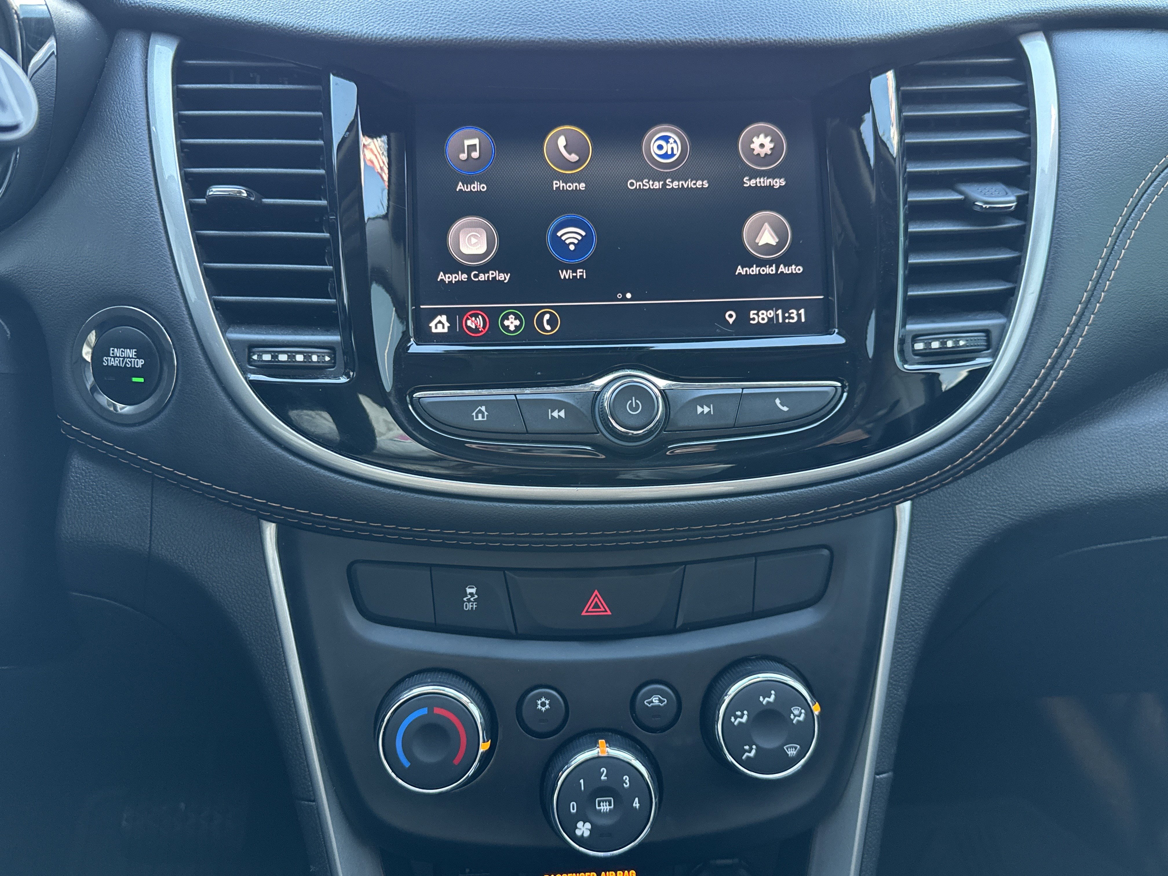 Used 2022 Chevrolet Trax LT w/ LT Convenience Package image 19