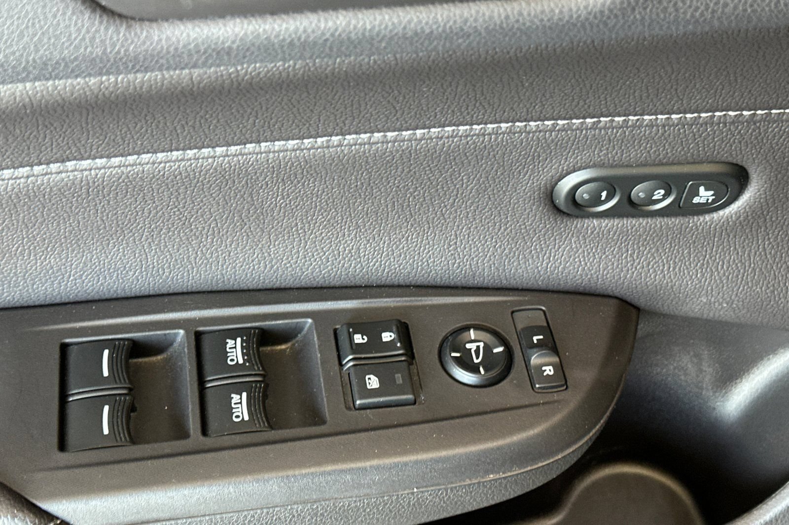 Used 2020 Acura ILX FWD image 11