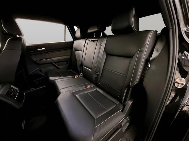Used 2022 Volkswagen Atlas Cross Sport SE AWD/4WD image 25