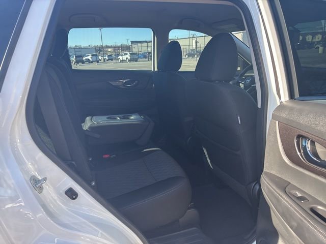 Used 2018 Nissan Rogue S image 10