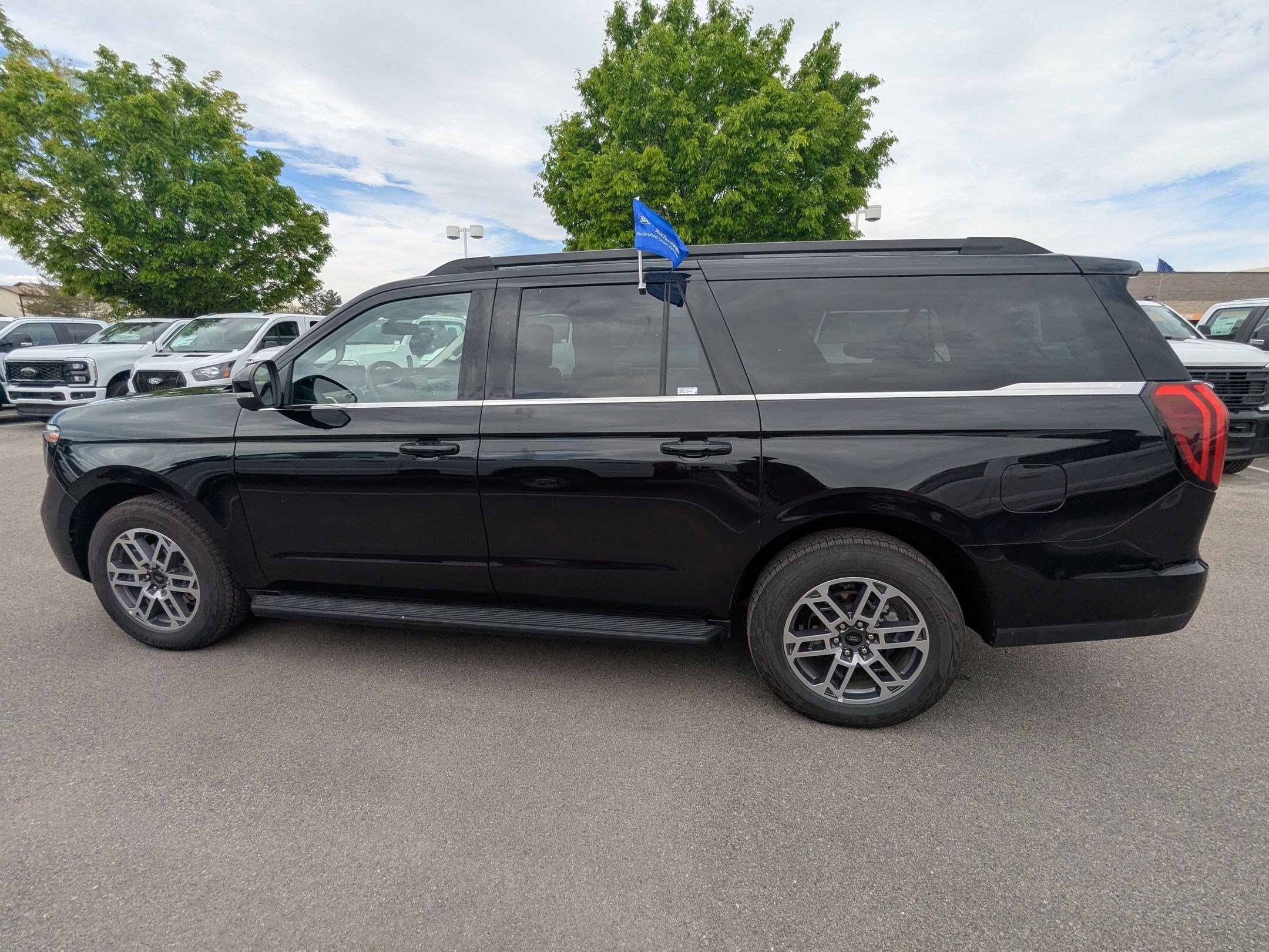 Certified 2025 Ford Expedition Max Active AWD/4WD image 11