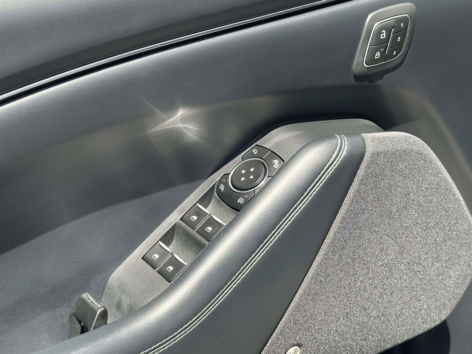 Certified 2021 Ford Mustang Mach-E Premium AWD/4WD image 18