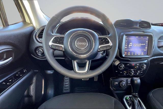 Used 2023 Jeep Renegade Latitude AWD/4WD image 5