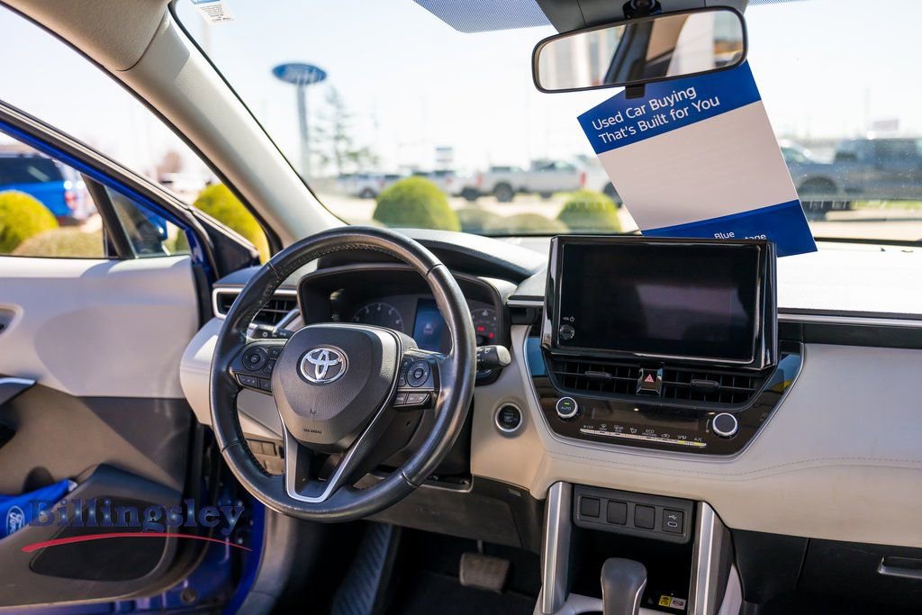 Used 2023 Toyota Corolla Cross LE image 15