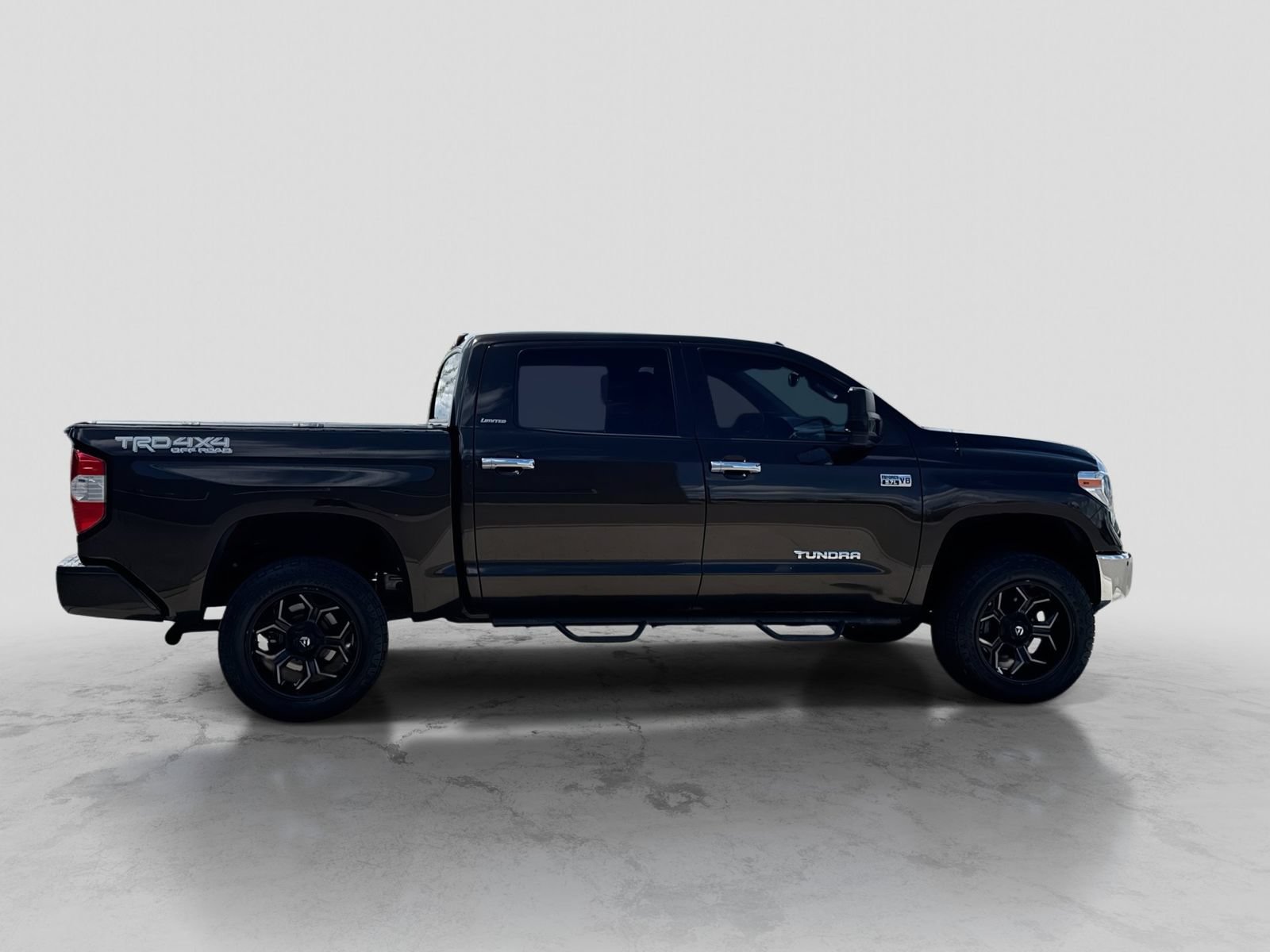 Used 2019 Toyota Tundra Limited w/ Limited Premium Package AWD/4WD image 9