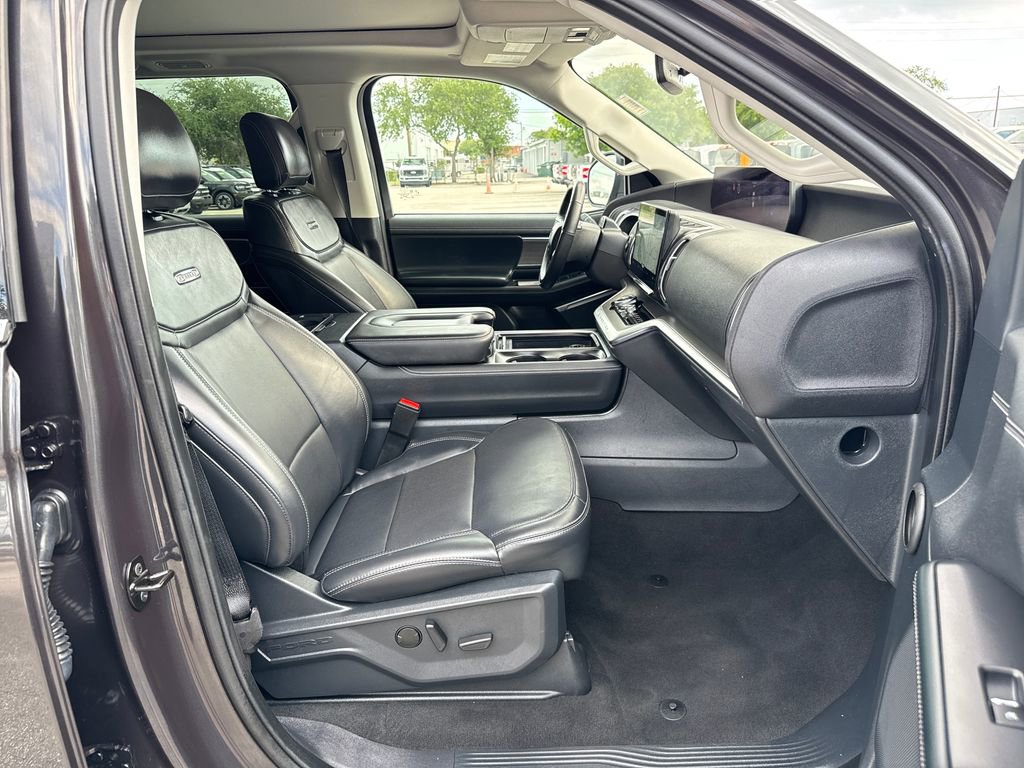 Certified 2025 Ford Expedition Max Platinum image 29