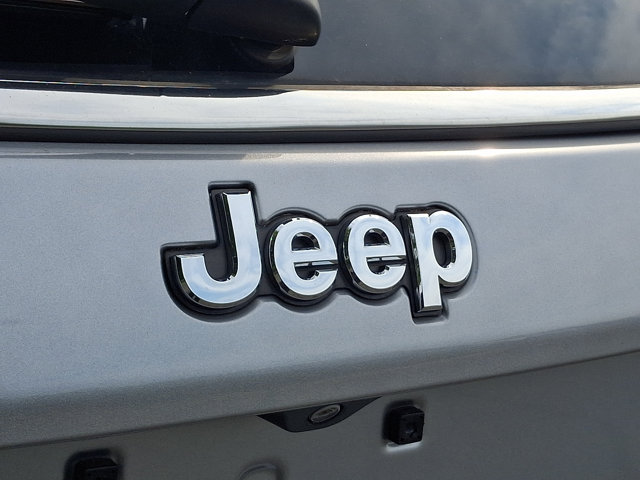 Used 2021 Jeep Compass Latitude w/ Driver Assistance Group AWD/4WD image 36
