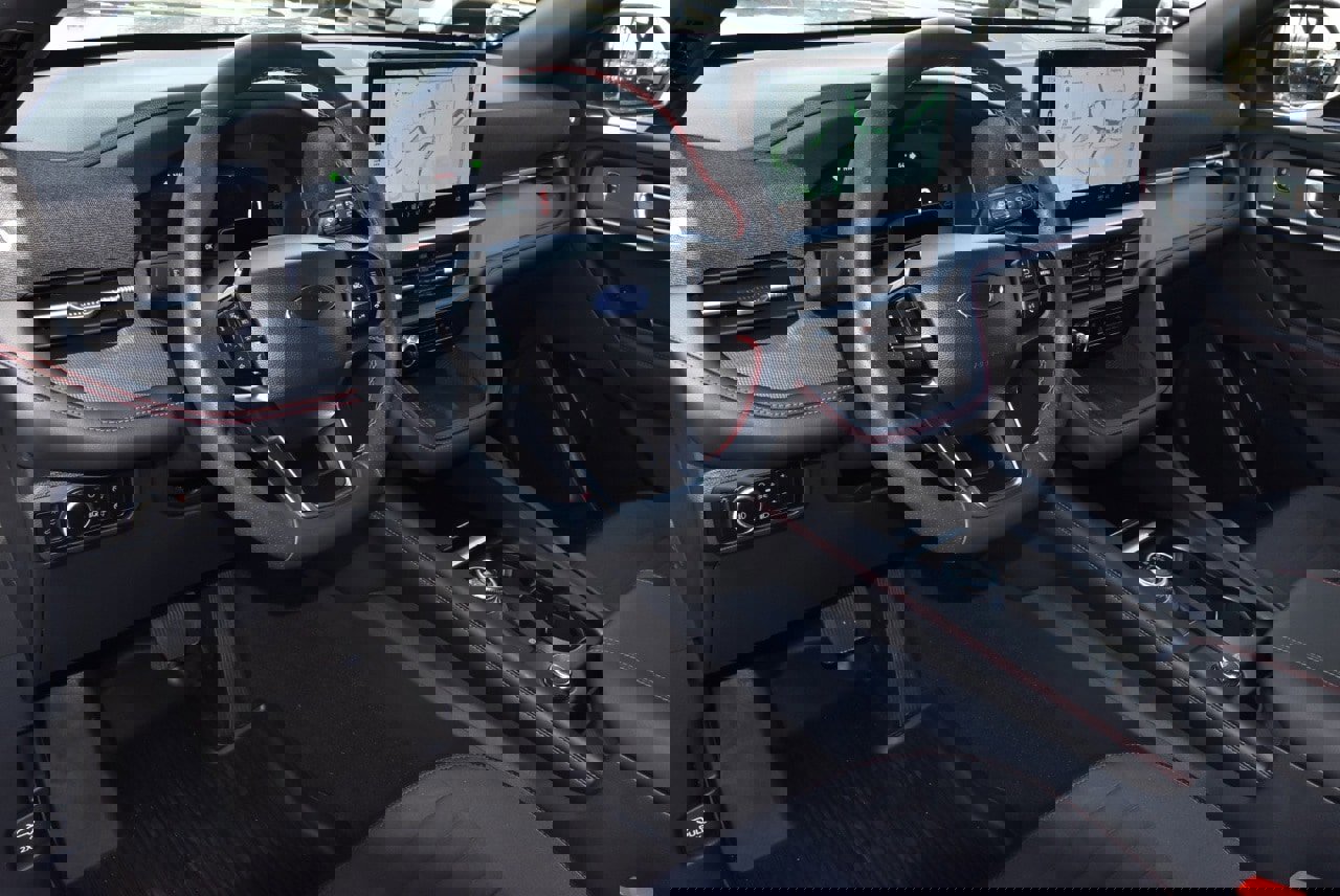 Certified 2025 Ford Explorer ST-Line w/ Premium Package image 35