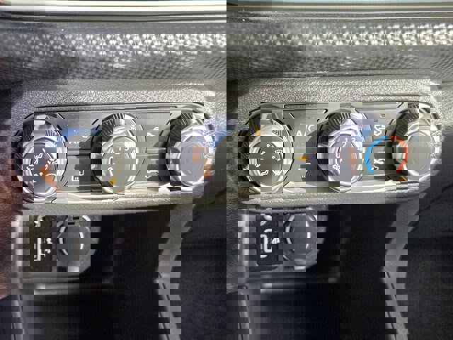 Used 2024 Nissan Kicks S image 18