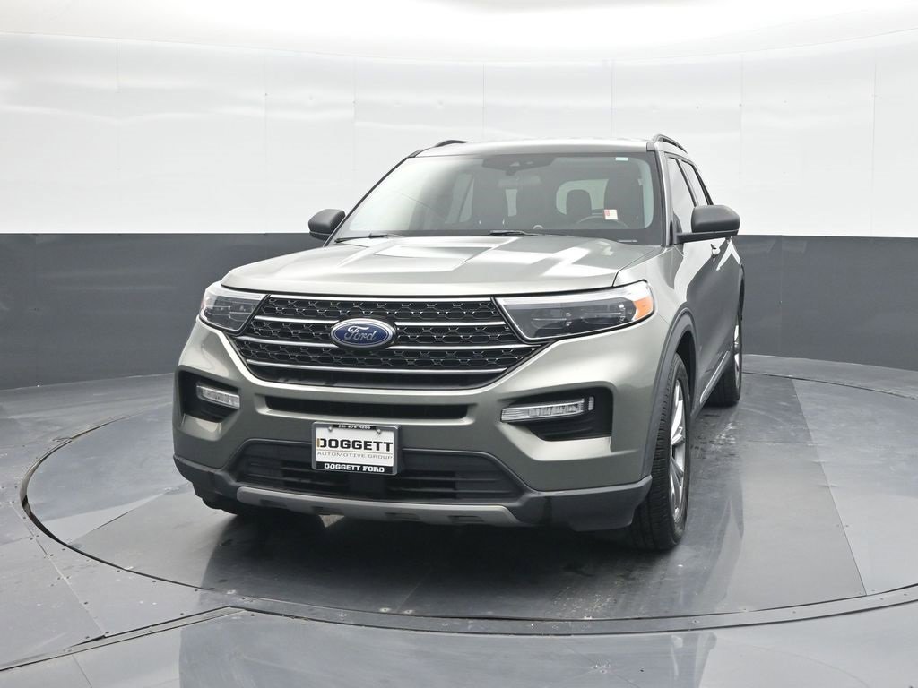 Certified 2020 Ford Explorer XLT w/ Equipment Group 202A image 5