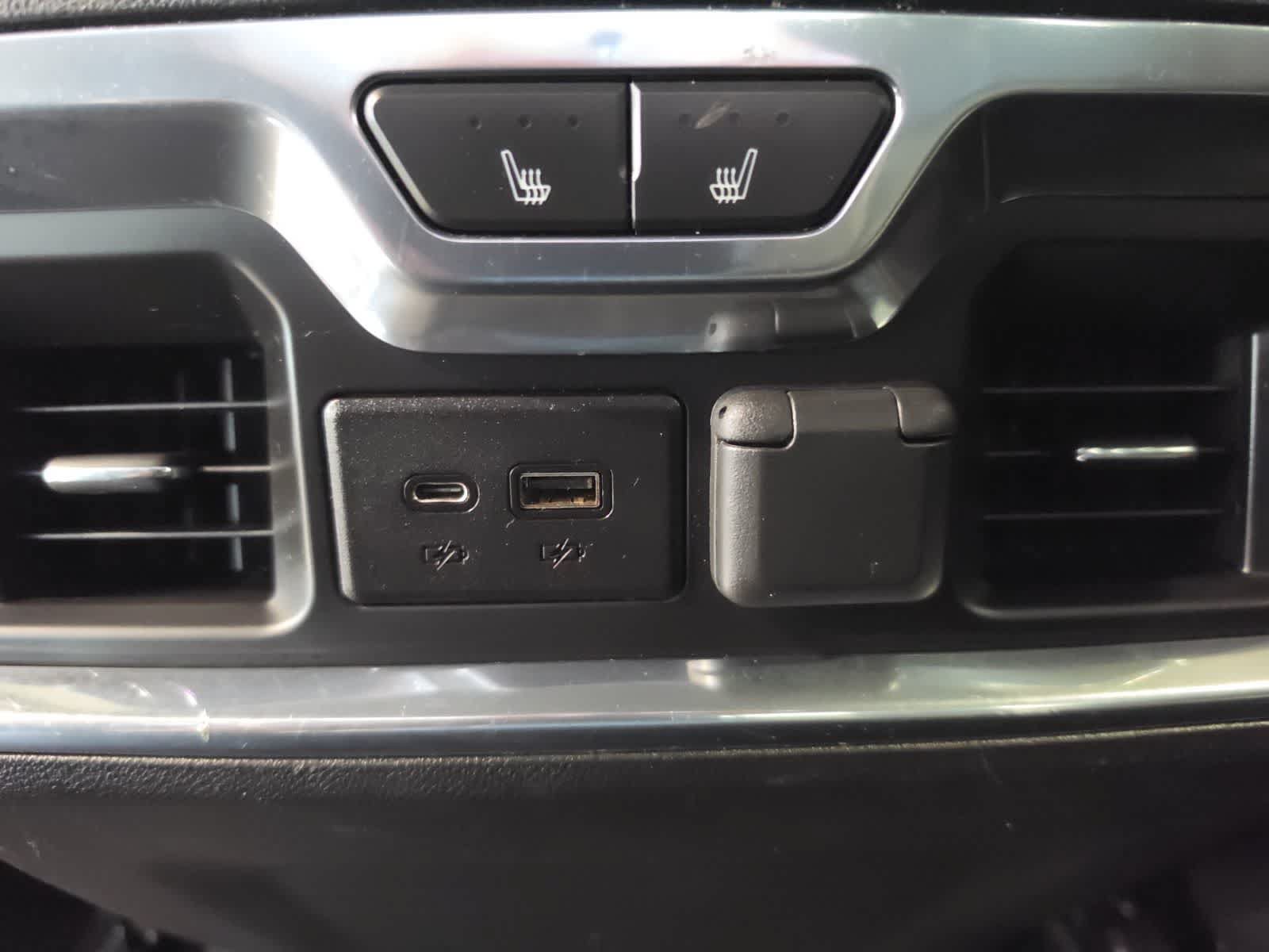 Used 2019 Chevrolet Silverado 1500 High Country AWD/4WD image 31
