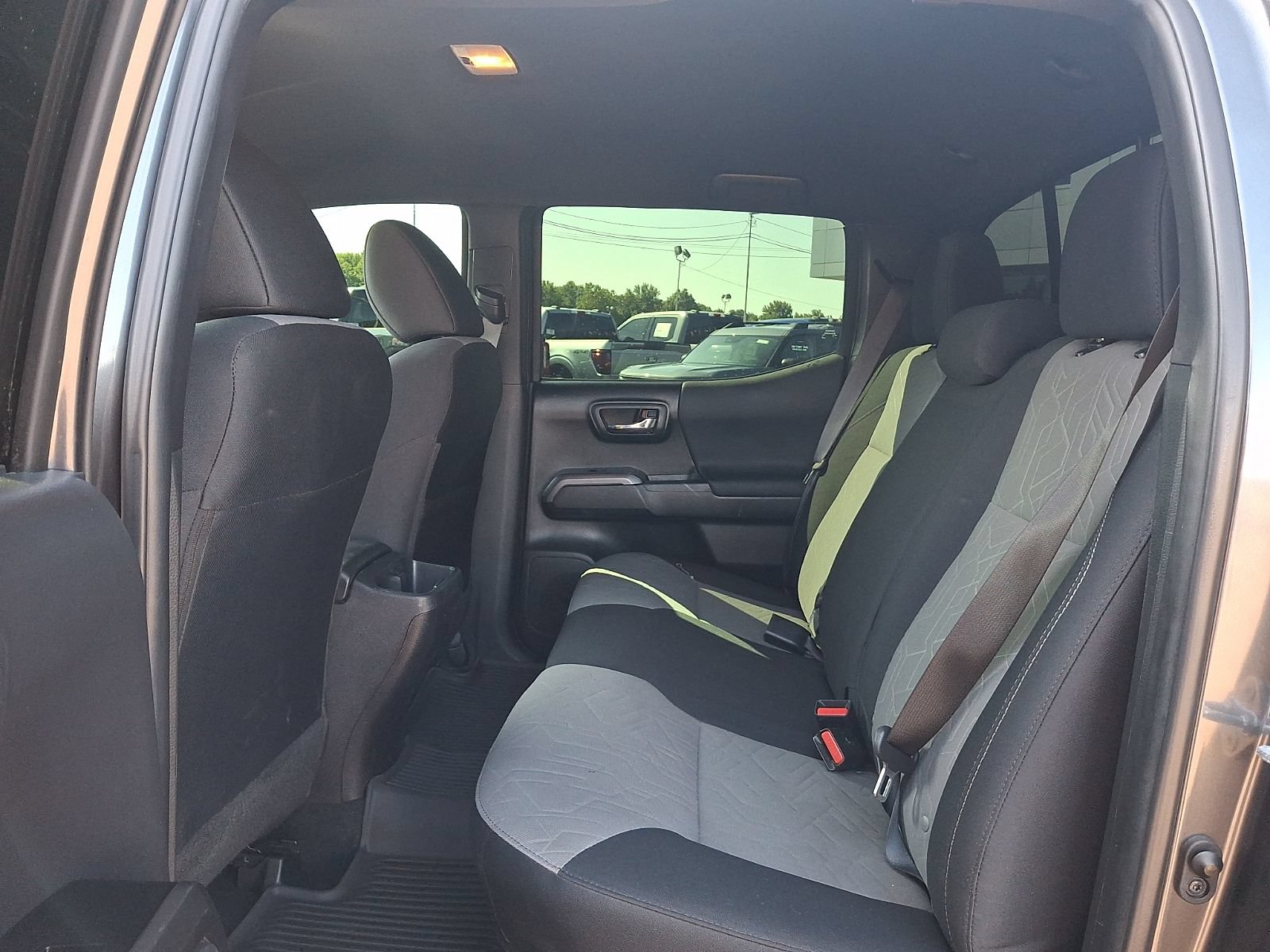 Used 2022 Toyota Tacoma TRD Off-Road AWD/4WD image 11