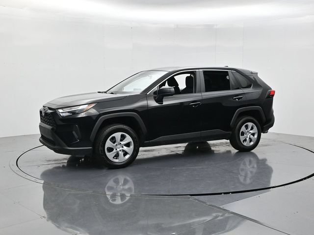 Used 2025 Toyota RAV4 LE FWD image 5