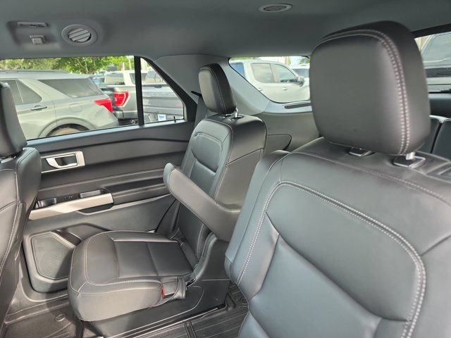 Certified 2024 Ford Explorer XLT w/ Equipment Group 202A RWD image 14