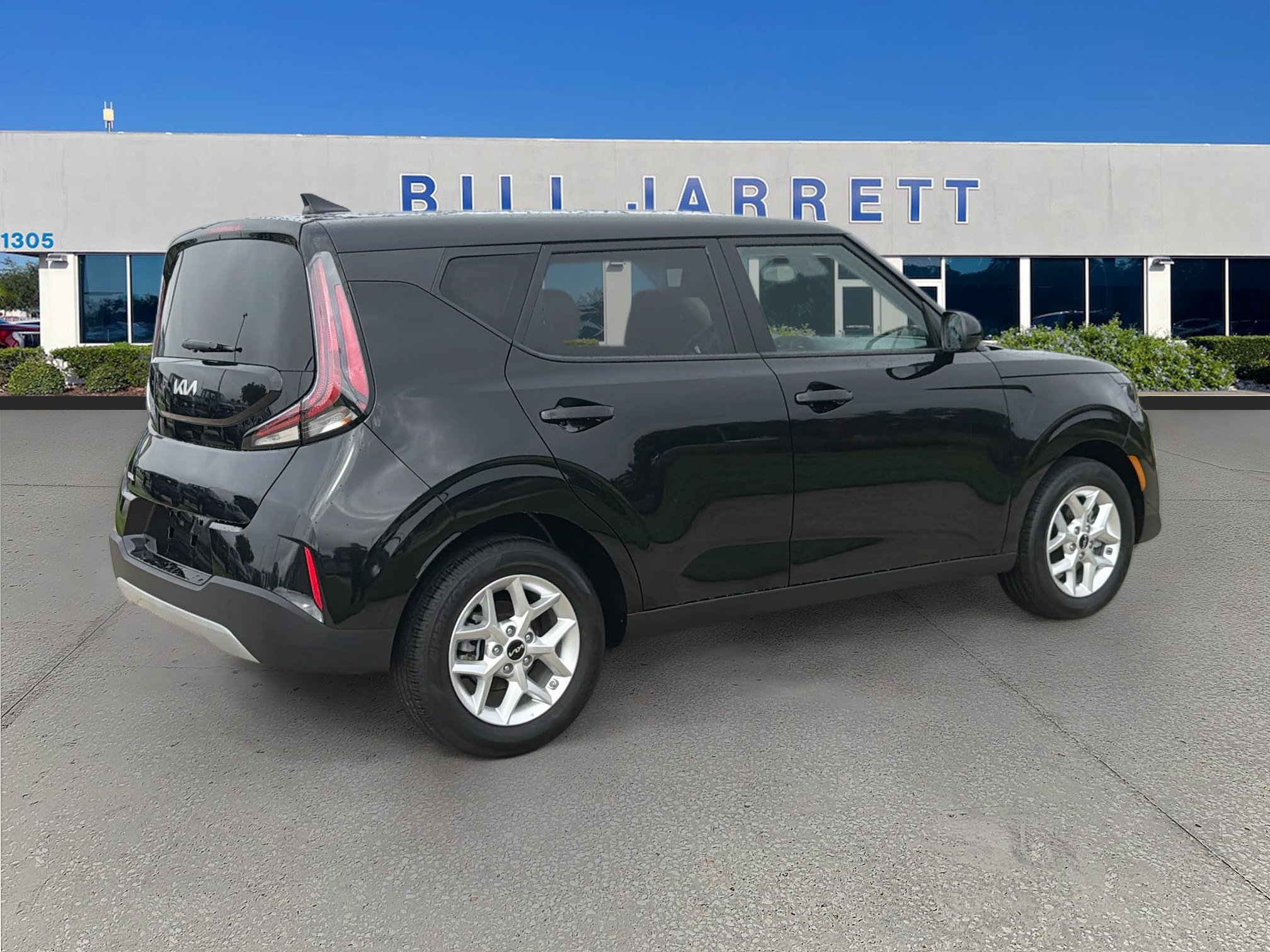 Used 2025 Kia Soul LX w/ LX Technology Package FWD image 7