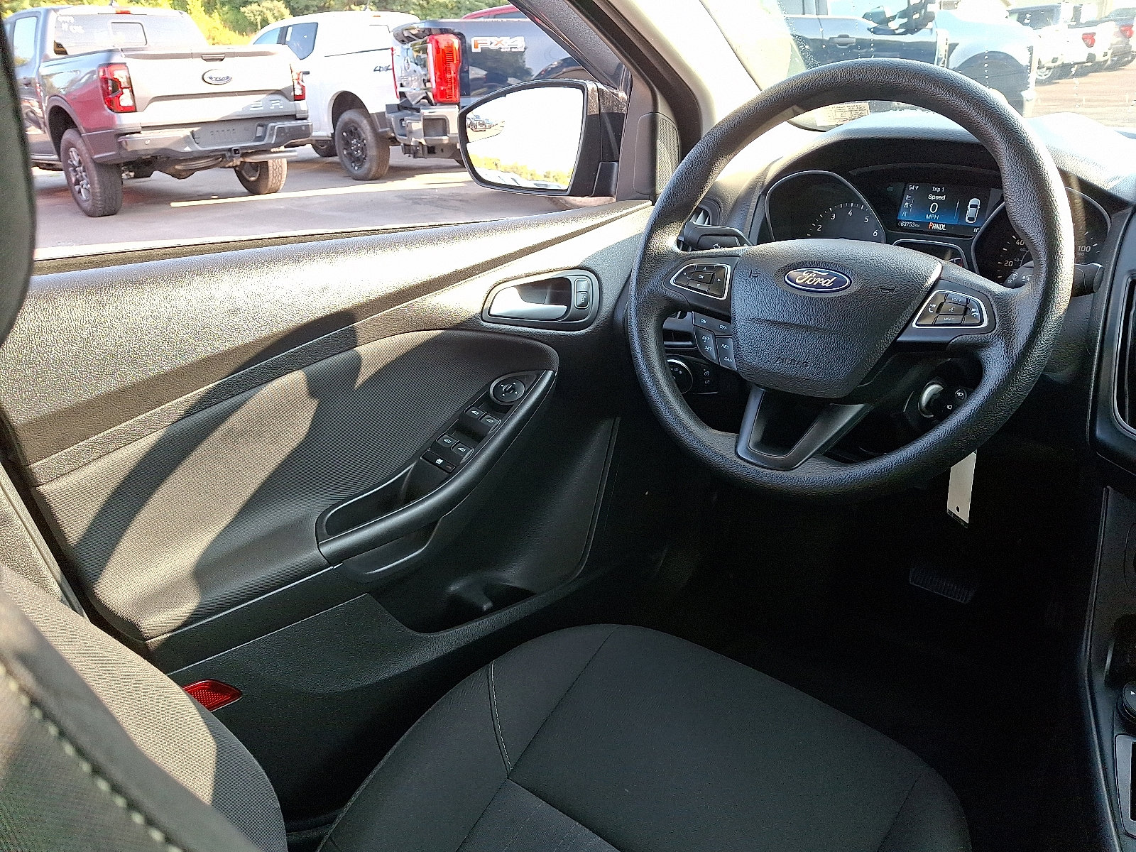 Certified 2018 Ford Focus SE w/ SE Appearance Package image 14