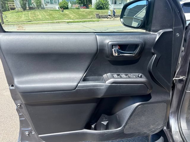 Used 2021 Toyota Tacoma TRD Sport w/ Technology Package AWD/4WD image 15