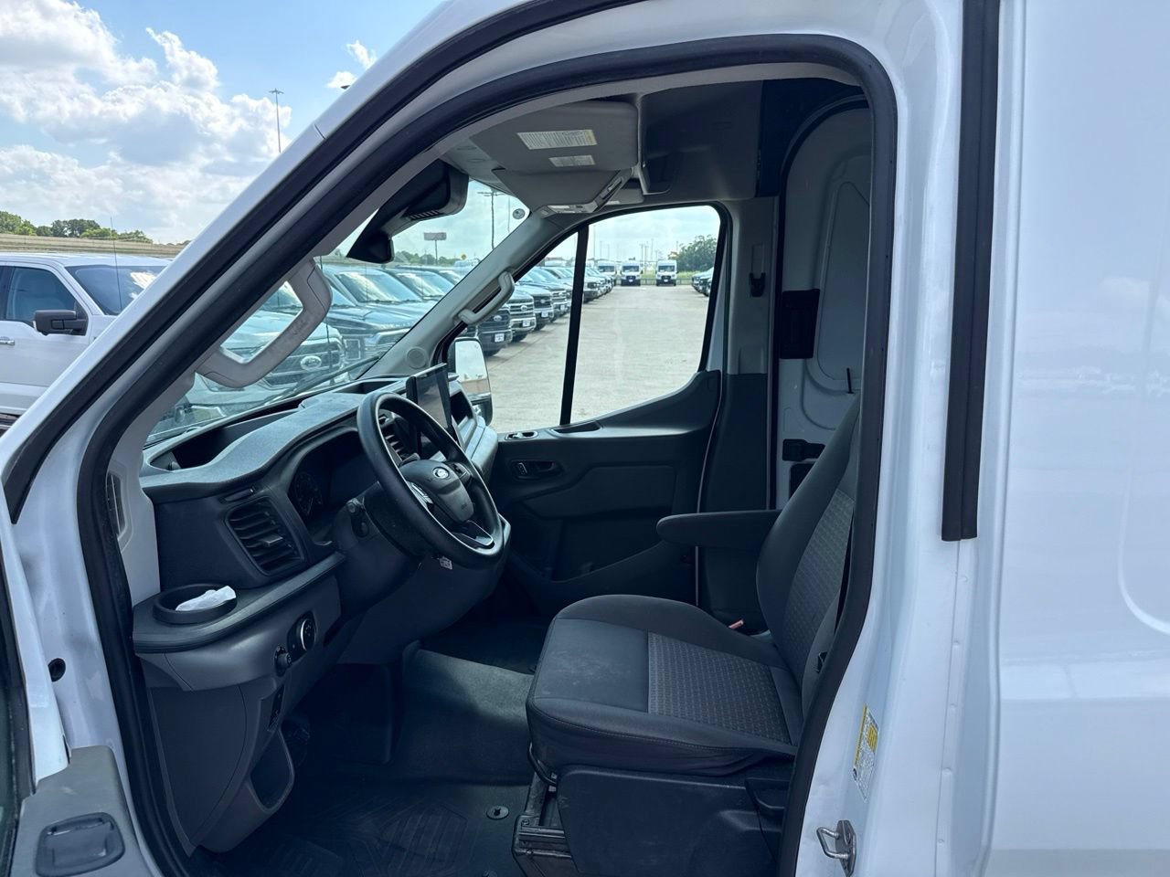 Certified 2023 Ford Transit 250 Medium Roof RWD image 18