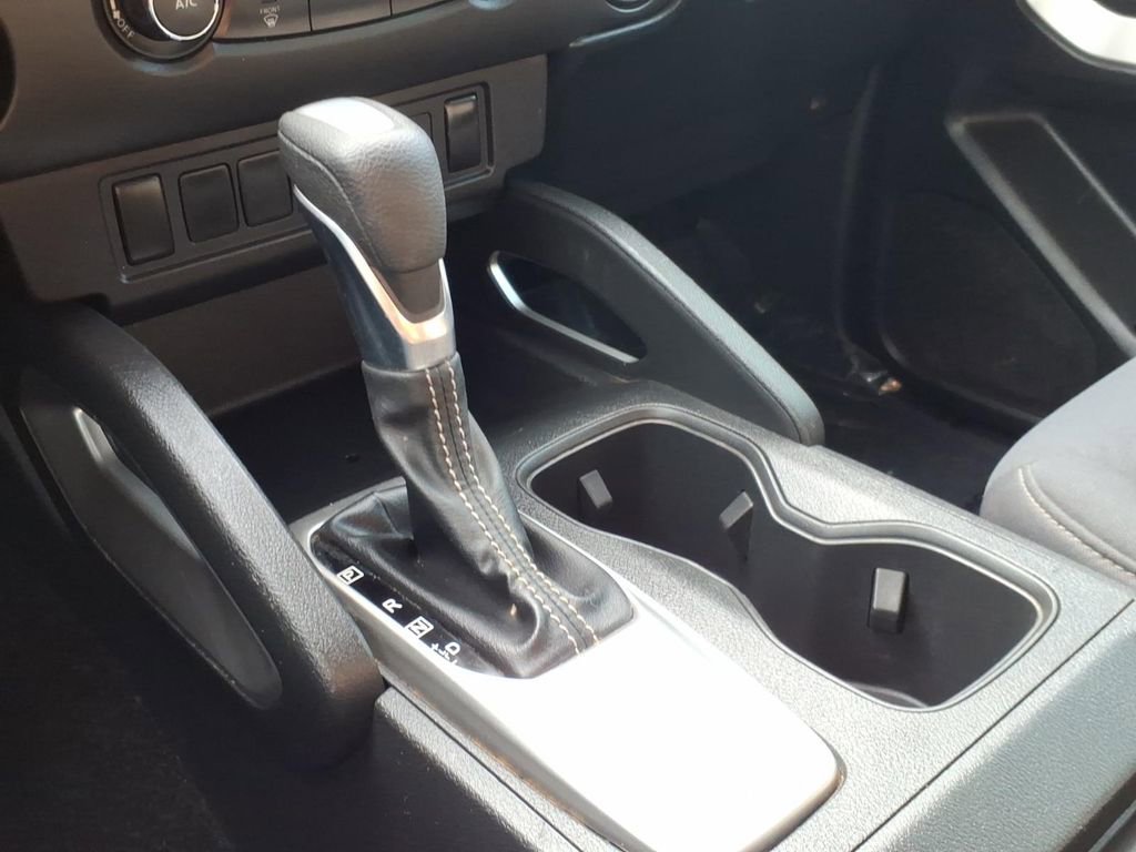 Used 2023 Nissan Frontier SV RWD image 21