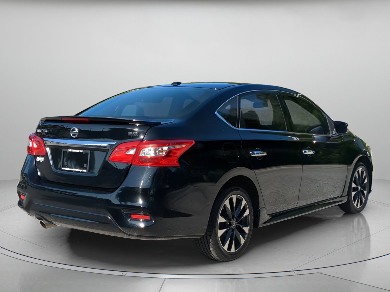 Used 2019 Nissan Sentra SR FWD image 40