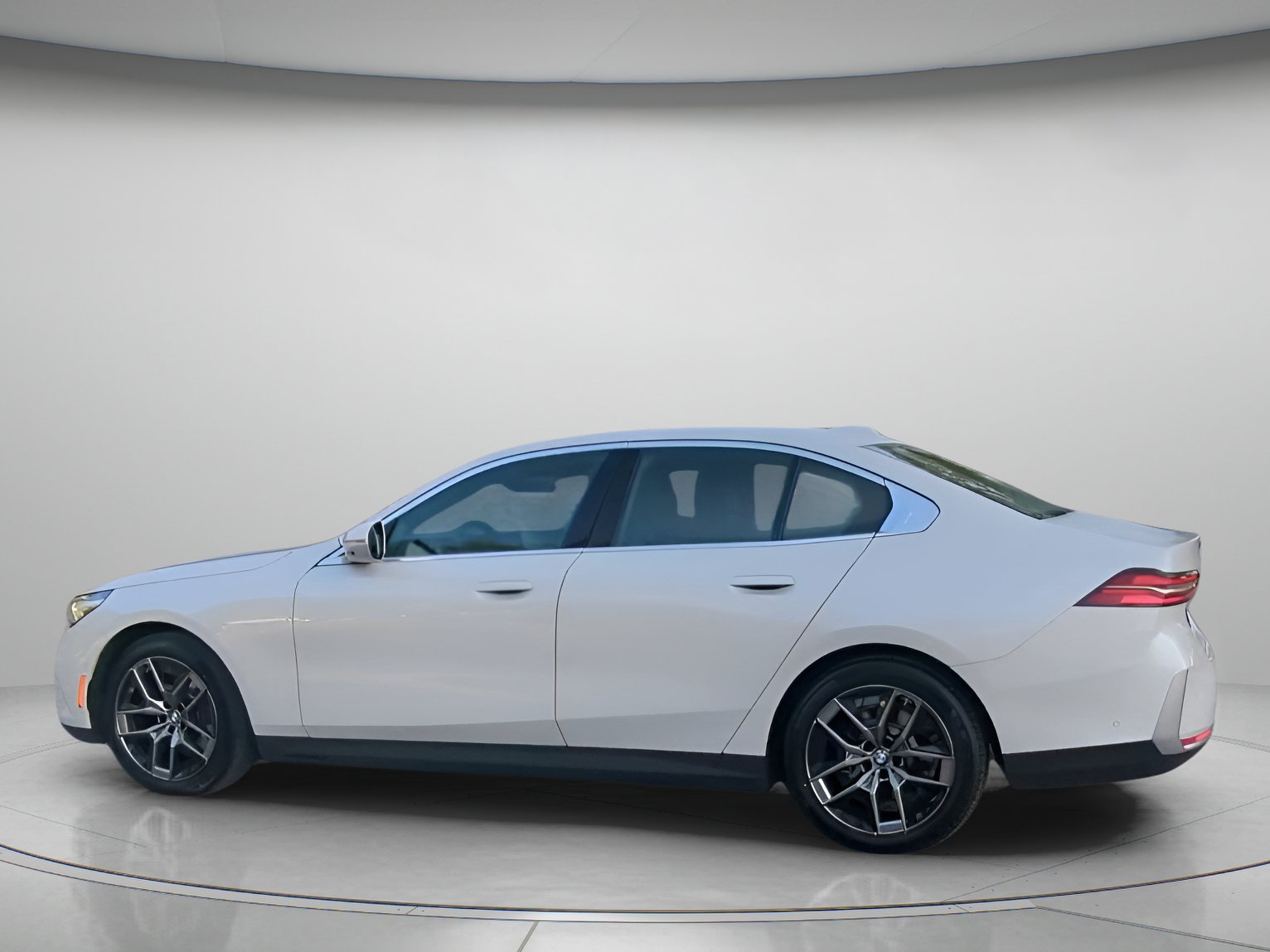 Used 2026 BMW 530i RWD image 18