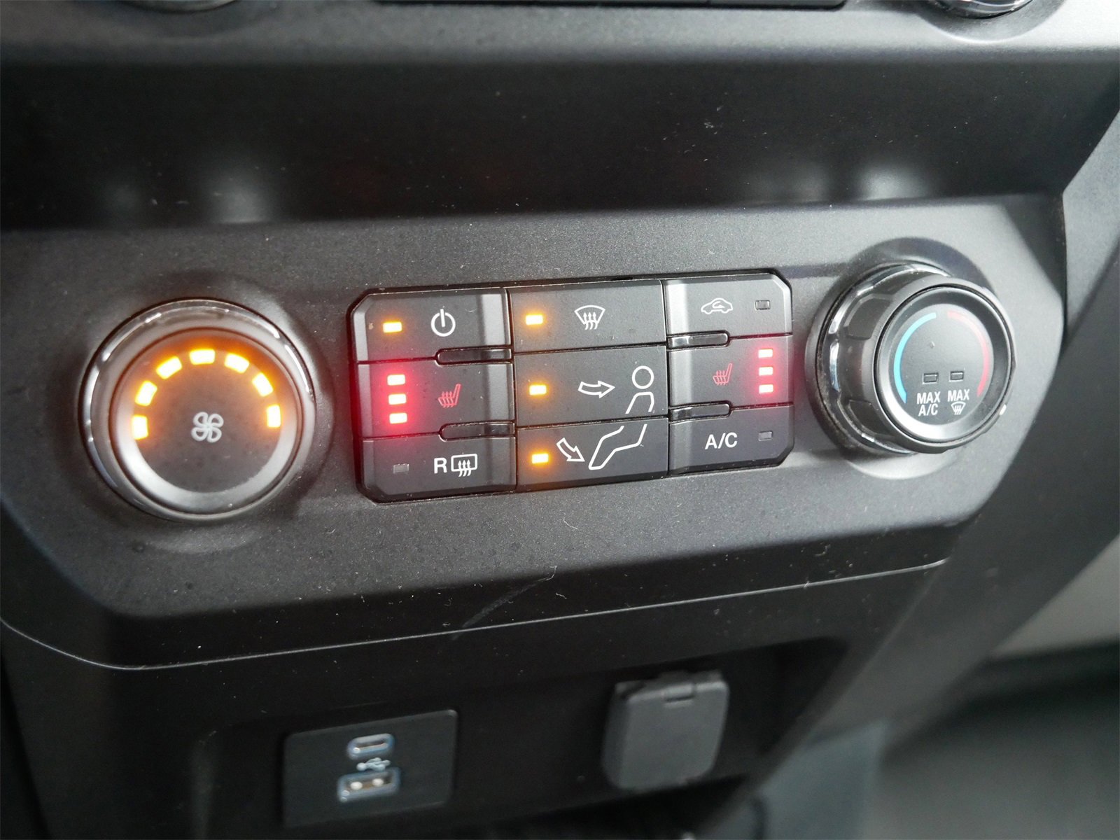 Certified 2022 Ford F250 XLT w/ XLT Premium Package image 22