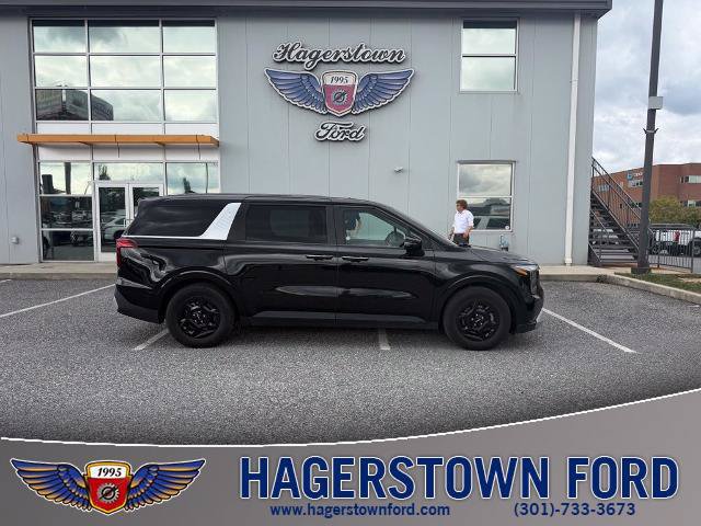 Used 2025 Kia Carnival