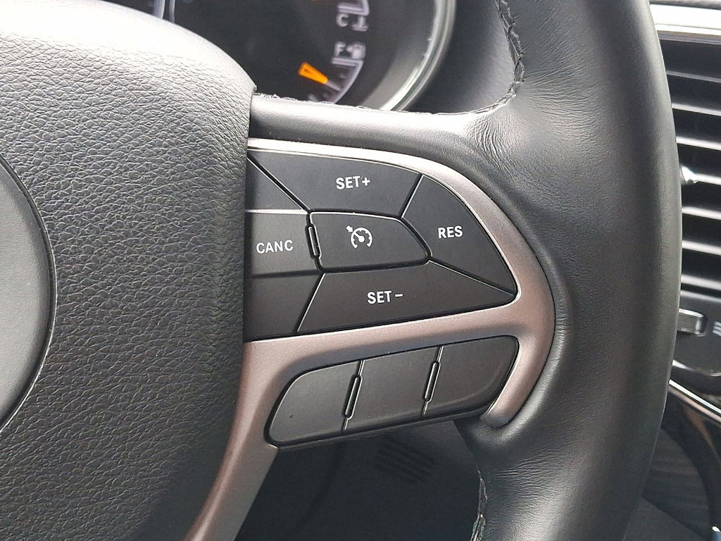 Used 2022 Jeep Grand Cherokee Laredo E AWD/4WD image 18