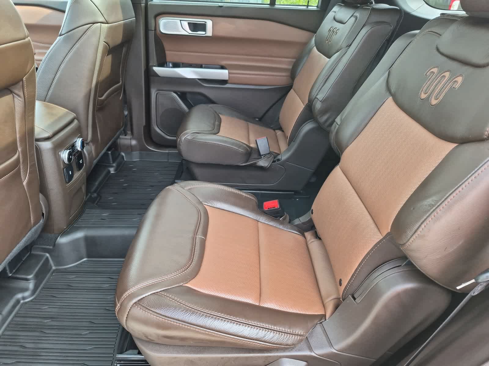 Certified 2024 Ford Explorer King Ranch w/ Technology Package AWD/4WD image 20