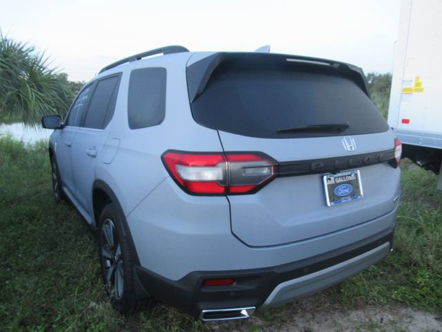 Used 2023 Honda Pilot Touring image 4