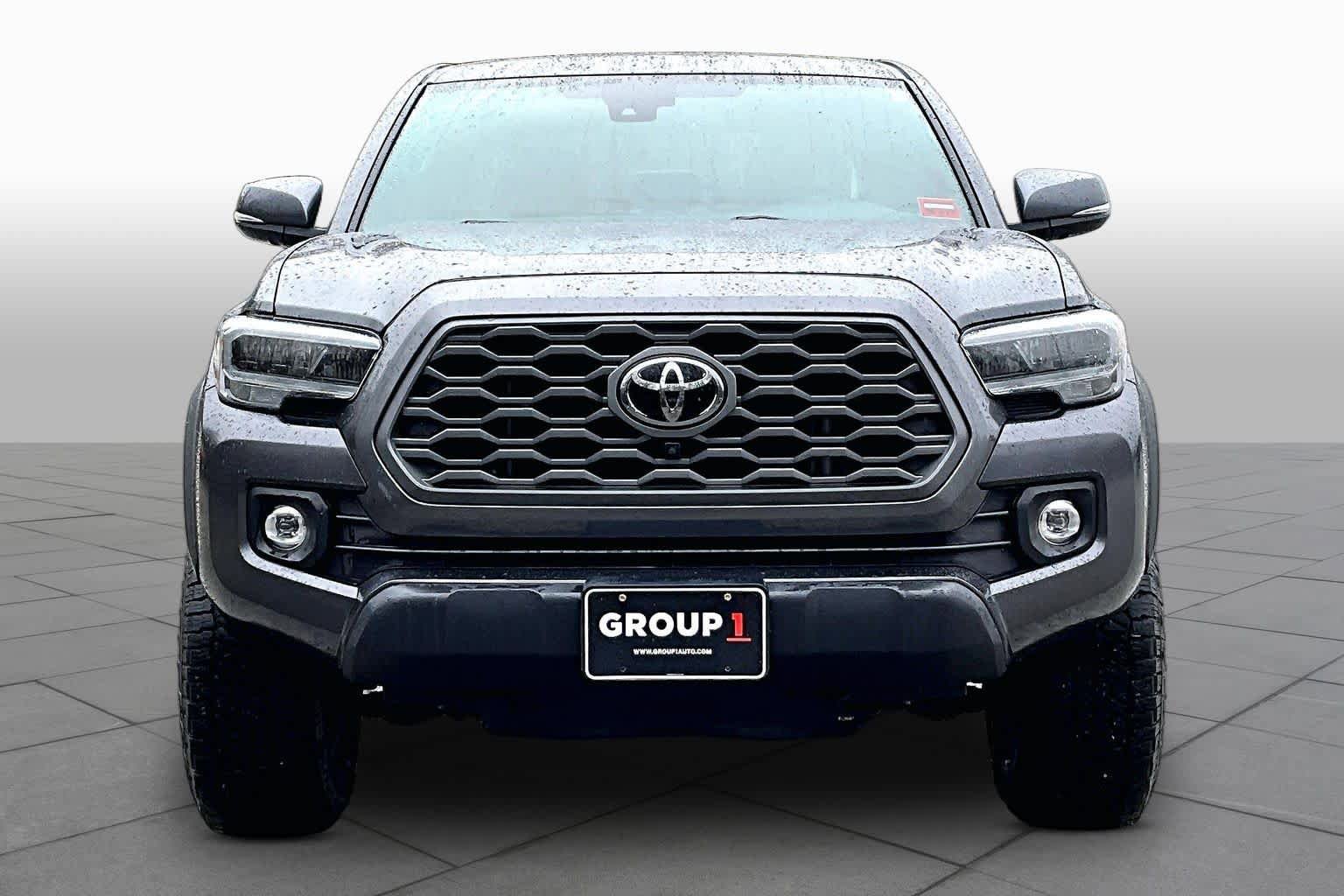 Used 2023 Toyota Tacoma TRD Off-Road w/ TRD Premium Off Road Package AWD/4WD image 4