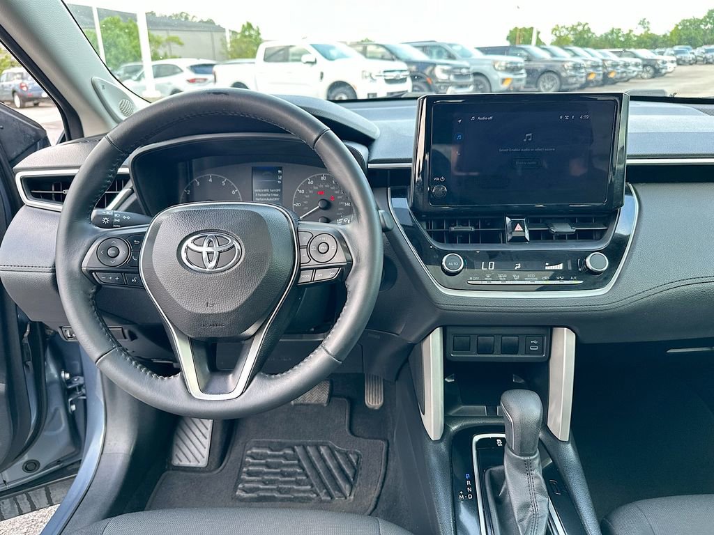 Used 2024 Toyota Corolla Cross LE w/ Moonroof Package AWD/4WD image 19