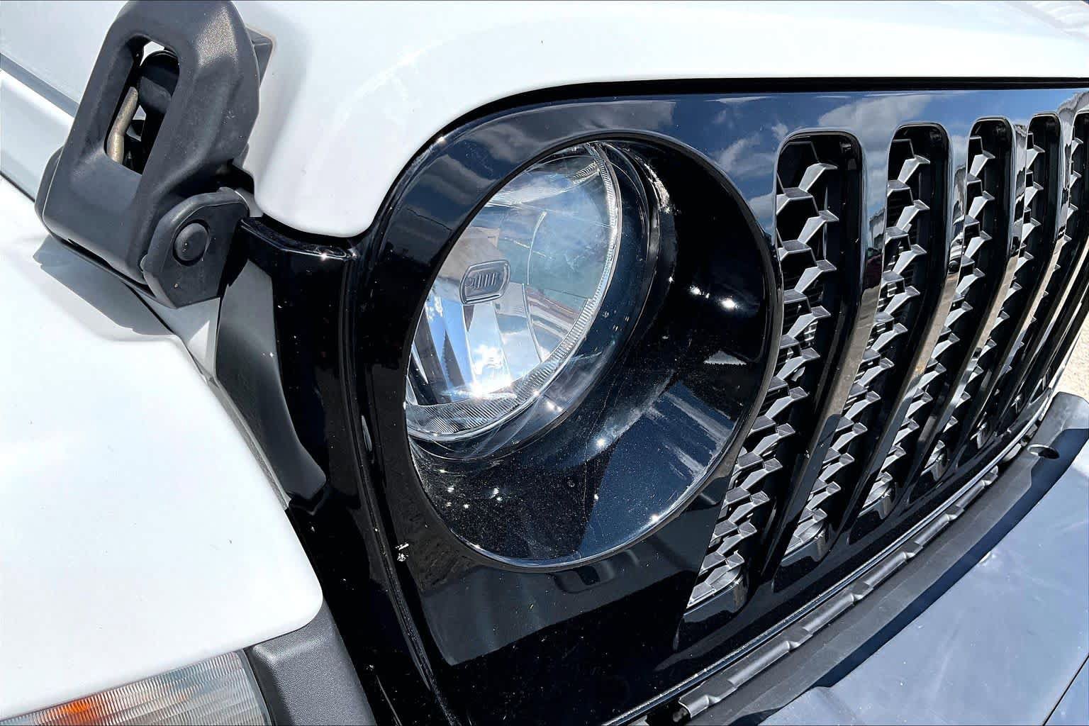 Used 2023 Jeep Gladiator Sport AWD/4WD image 27