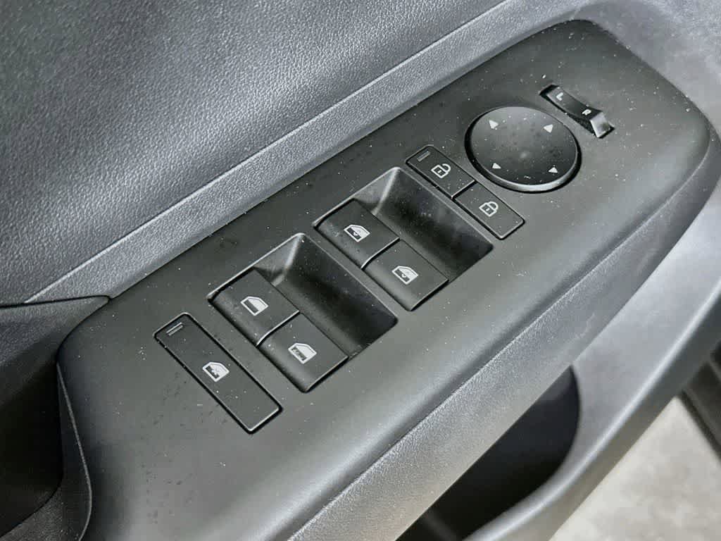 Used 2025 Hyundai Kona SEL FWD image 29