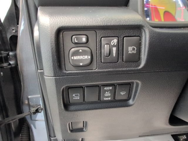 Used 2022 Toyota 4Runner SR5 Premium w/ Moonroof Package AWD/4WD image 16