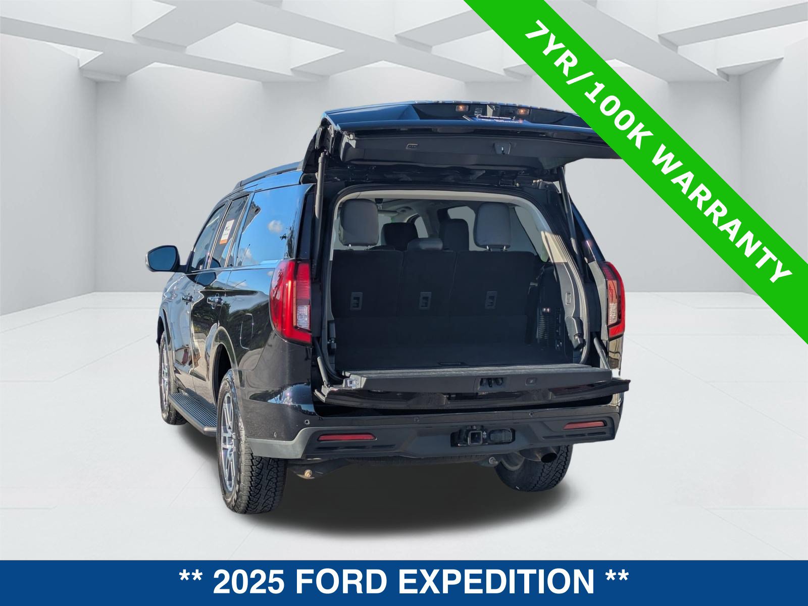 Certified 2025 Ford Expedition Active AWD/4WD image 13
