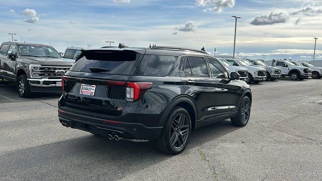 Certified 2025 Ford Explorer ST RWD image 3