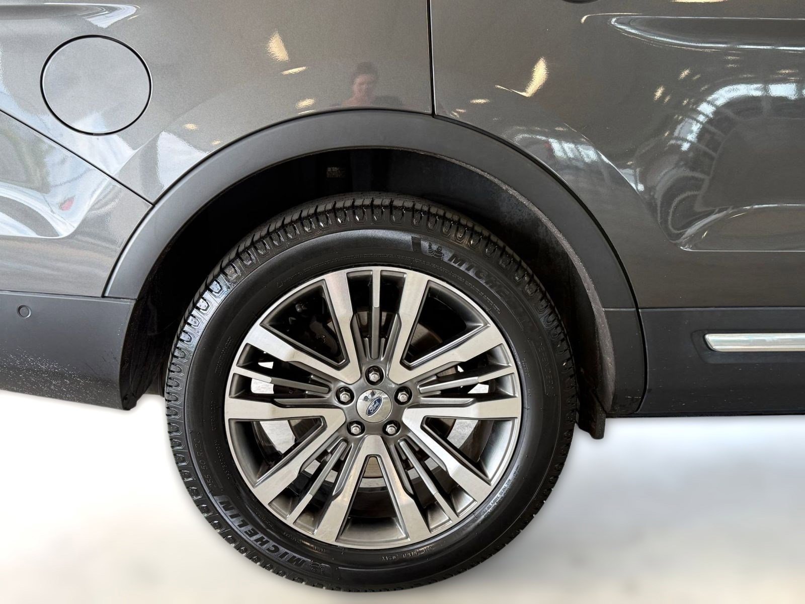 Certified 2017 Ford Explorer Platinum AWD/4WD image 12