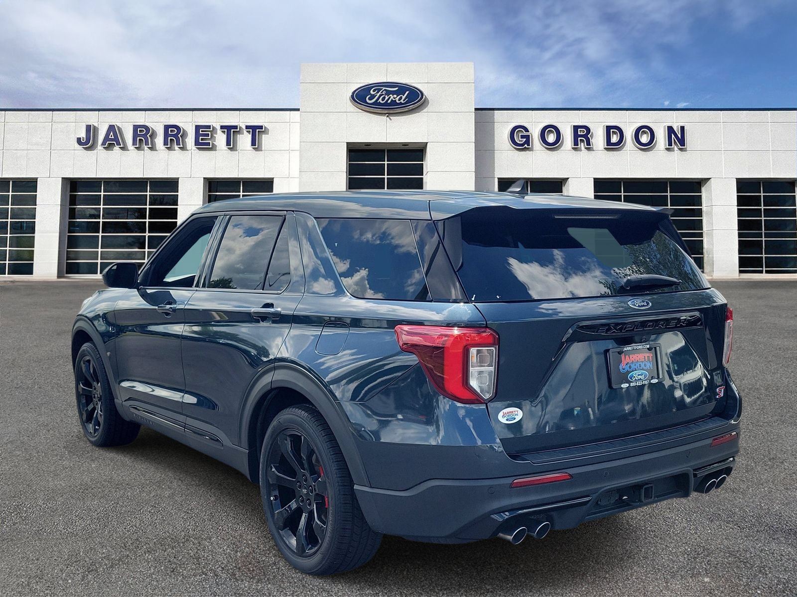 Certified 2022 Ford Explorer ST w/ ST Street Pack RWD image 3