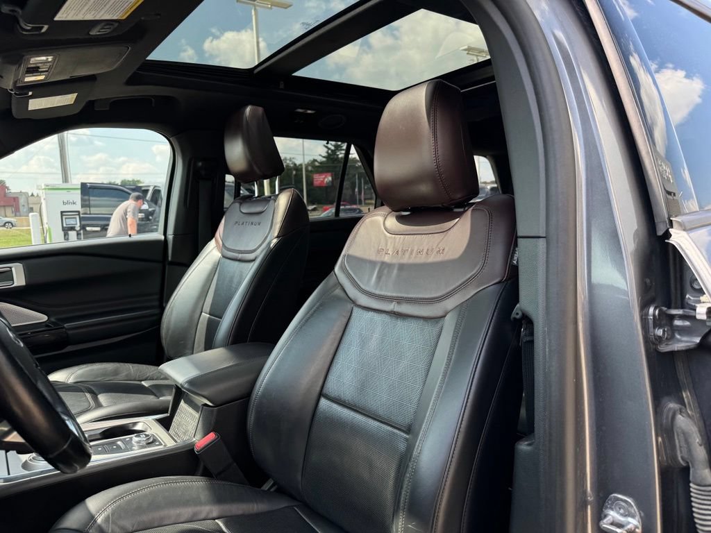 Certified 2021 Ford Explorer Platinum w/ Equipment Group 601A AWD/4WD image 5