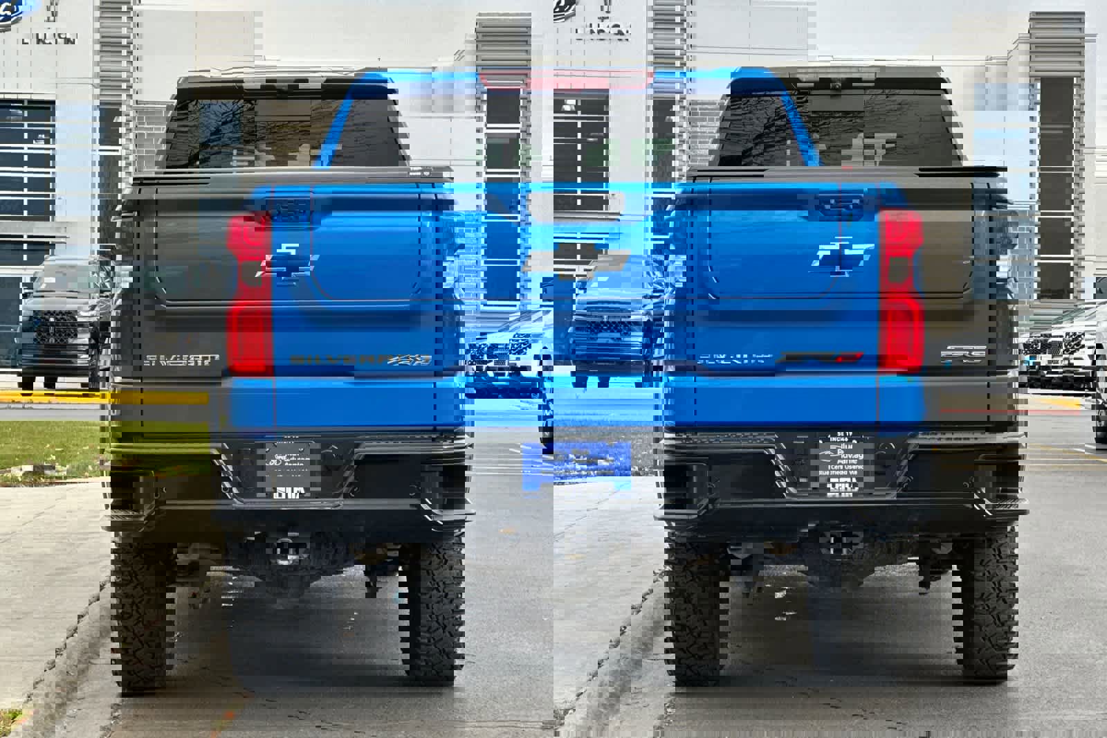 Used 2023 Chevrolet Silverado 1500 ZR2 w/ Technology Package image 4