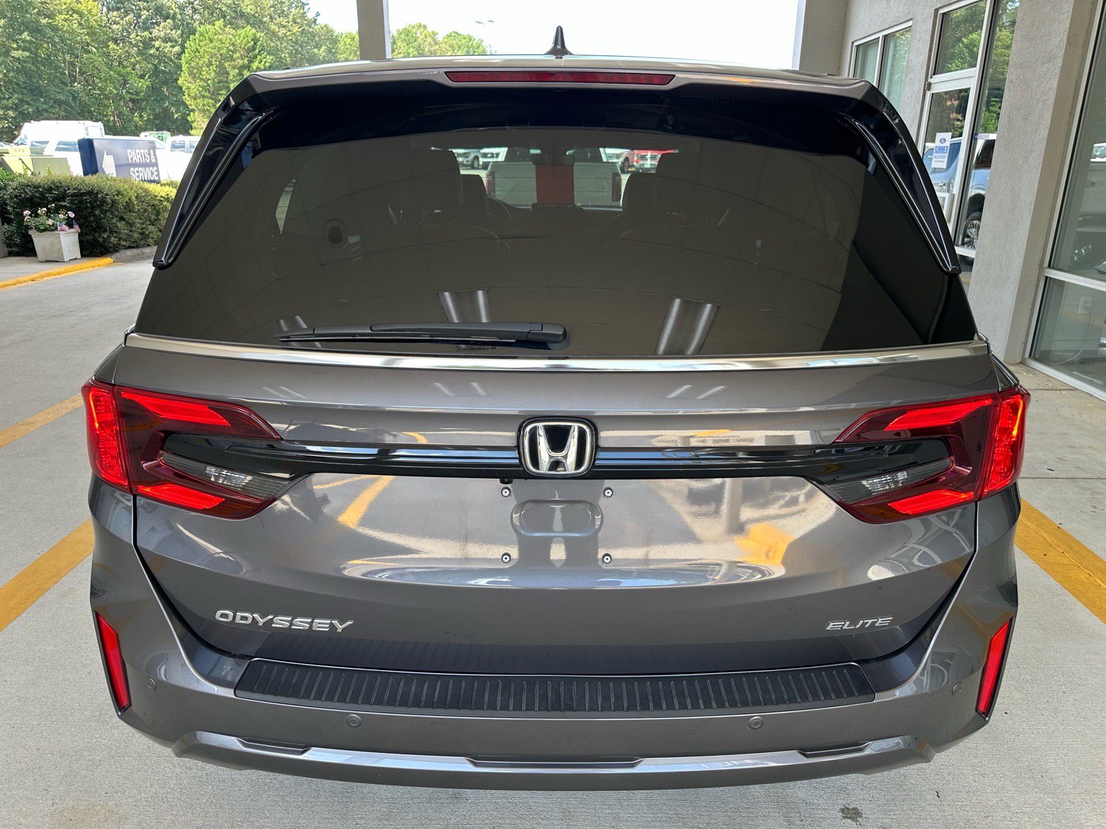 Used 2025 Honda Odyssey Elite image 11