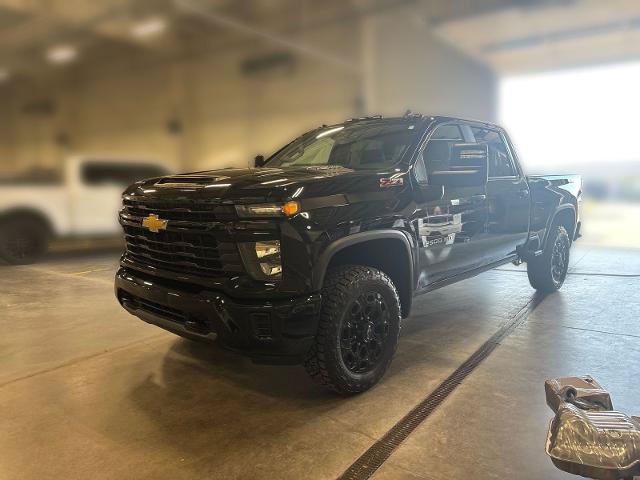 Used 2024 Chevrolet Silverado 2500 Custom w/ Custom Value Package AWD/4WD image 4