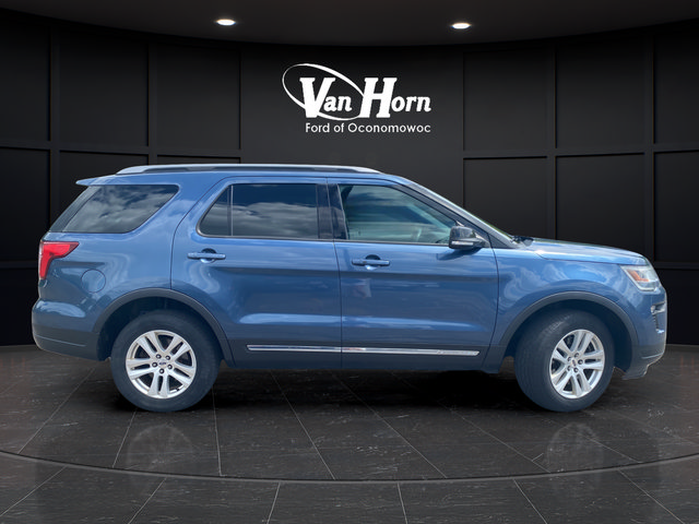 Certified 2018 Ford Explorer XLT w/ Equipment Group 202A AWD/4WD image 2