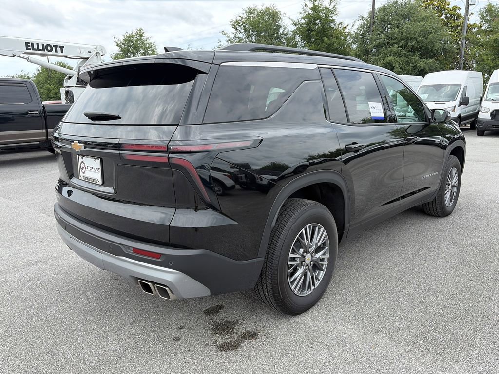 Used 2025 Chevrolet Traverse LT w/ Driver Confidence Package FWD image 7