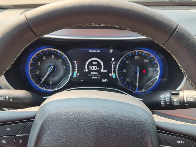 Used 2025 Chrysler Pacifica Limited FWD image 21
