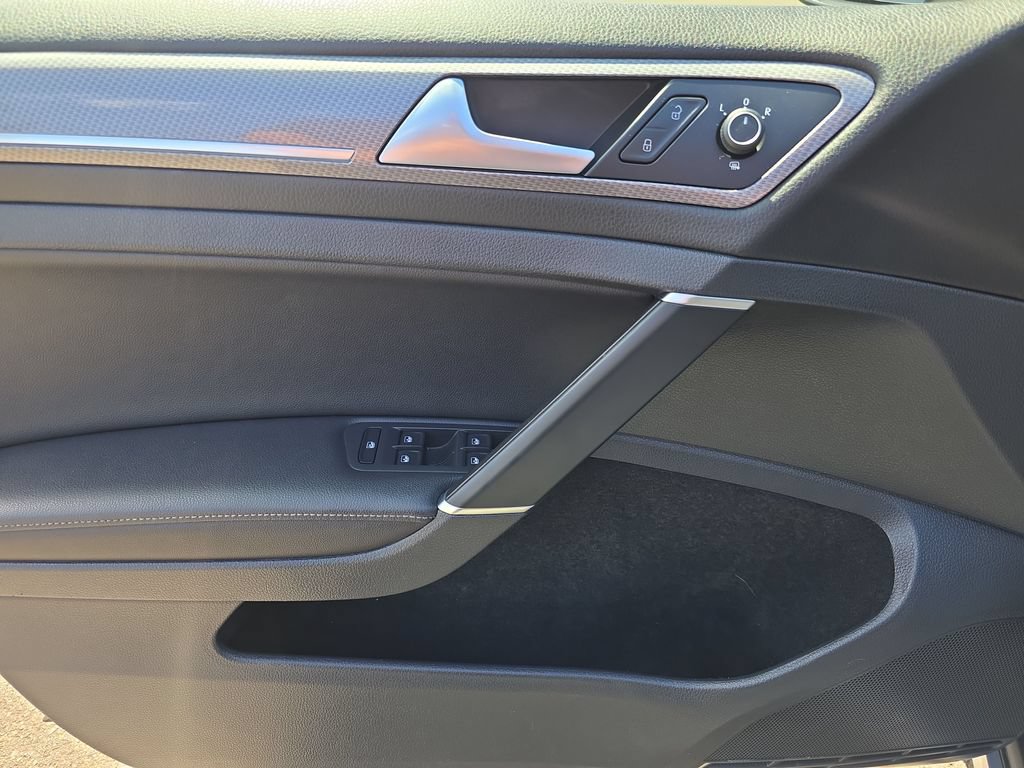 Used 2019 Volkswagen Golf Alltrack S AWD/4WD image 16