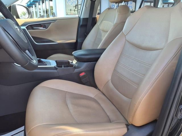 Used 2020 Toyota RAV4 Limited w/ Limited Grade Weather Package image 13