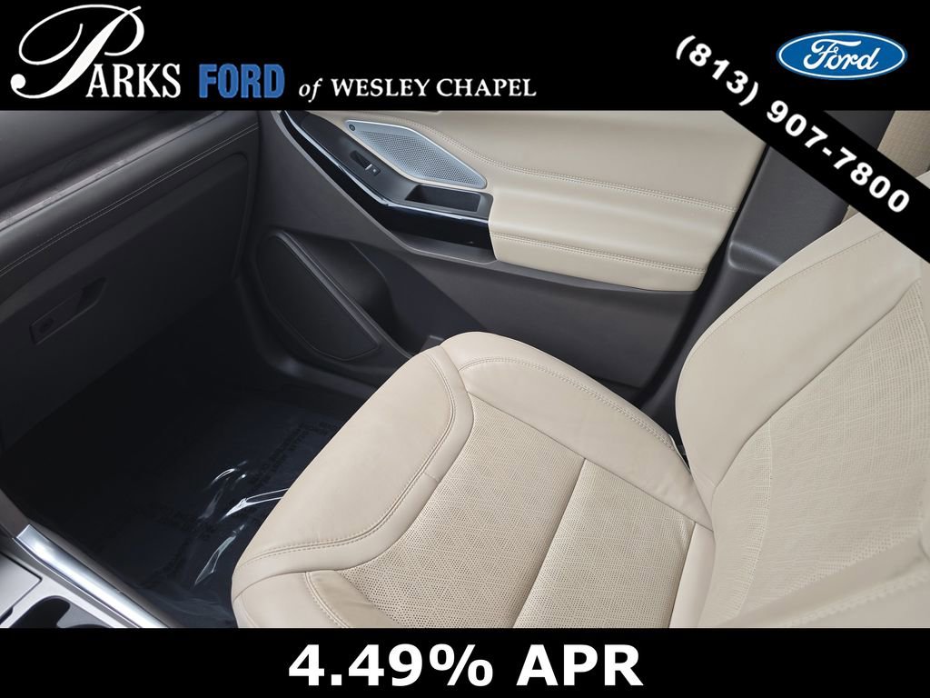 Certified 2024 Ford Explorer Platinum w/ Technology Package AWD/4WD image 14